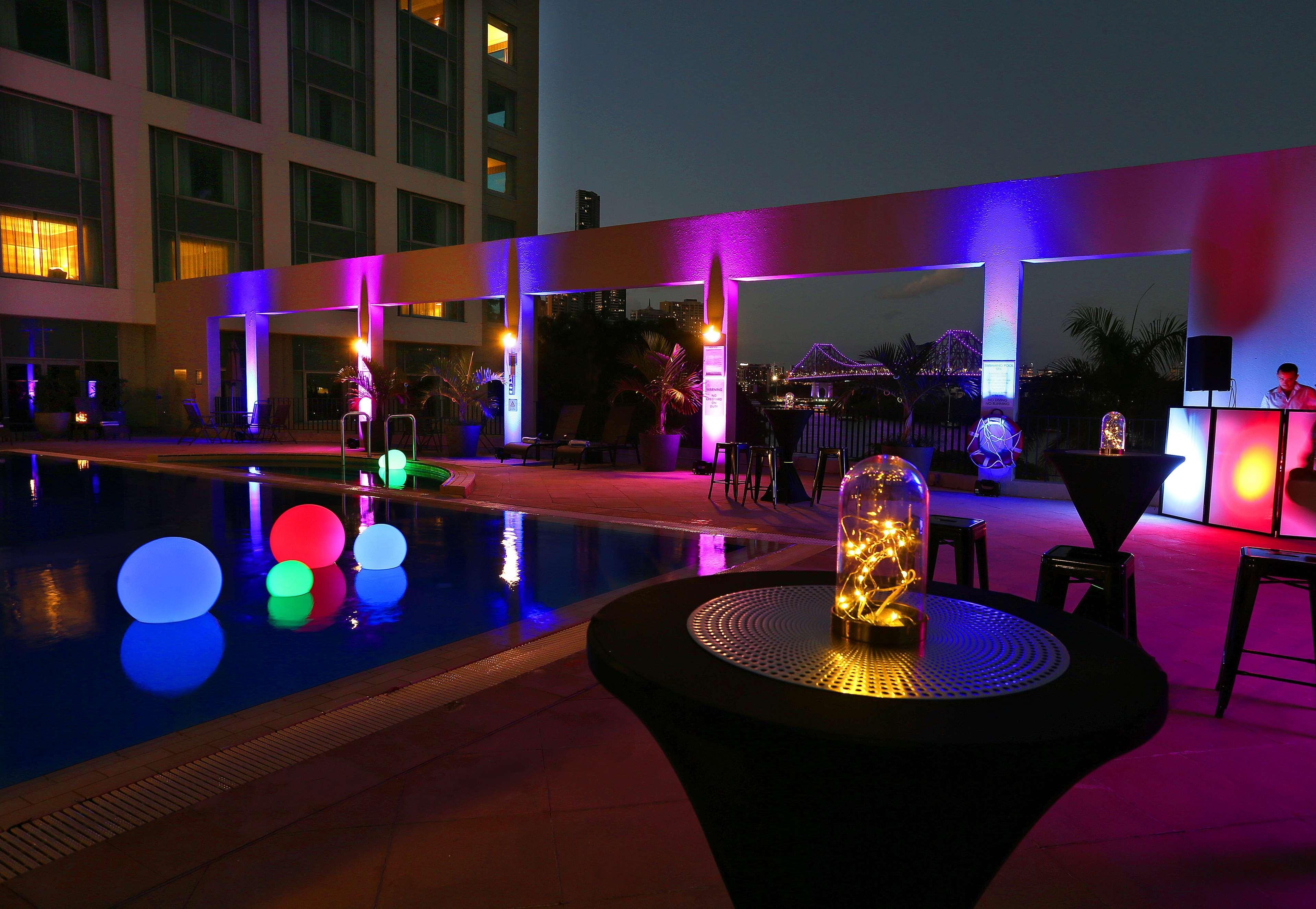 Hotel Stamford Plaza Brisbane Exterior foto The pool at the hotel