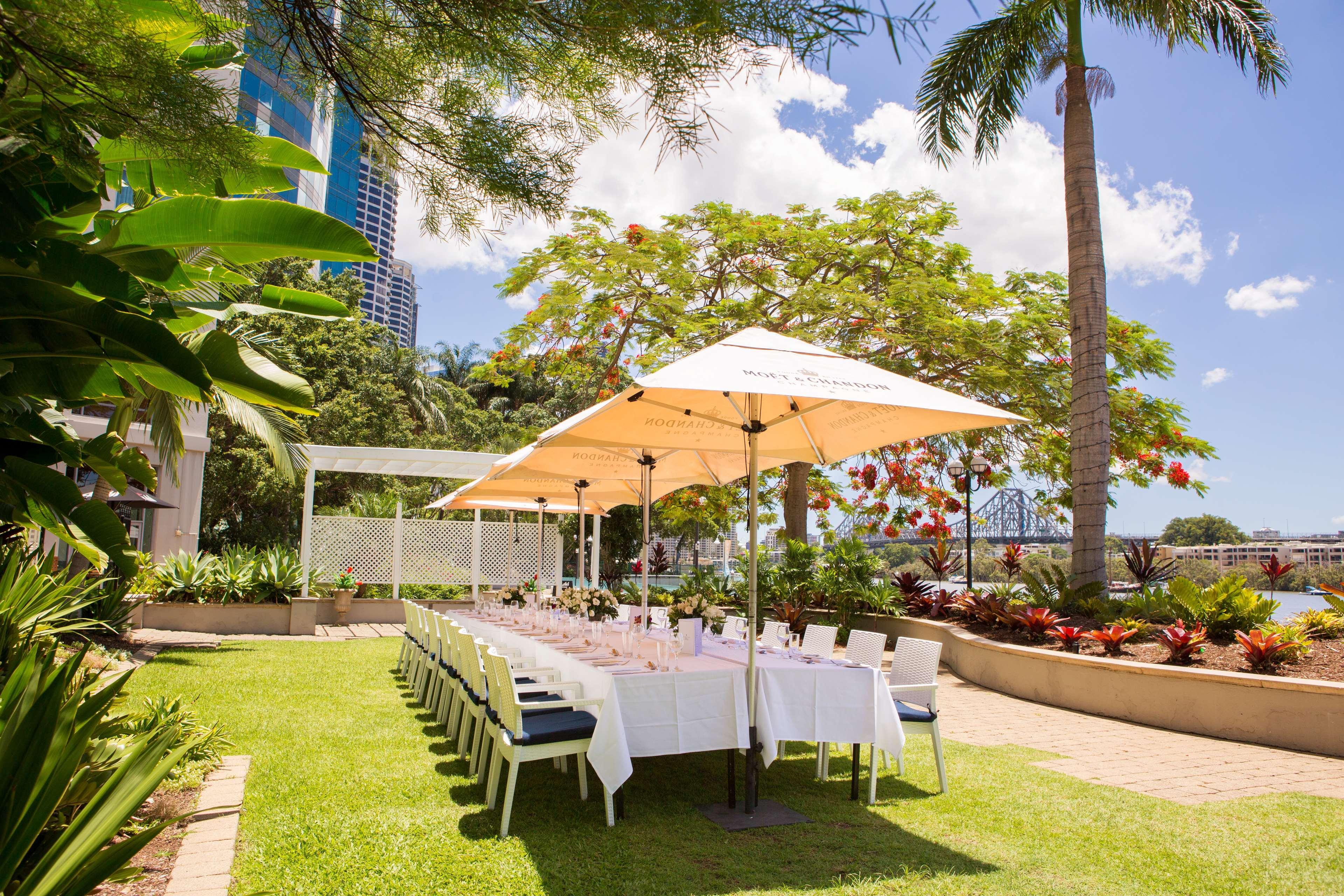 Hotel Stamford Plaza Brisbane Exterior foto The River Garden